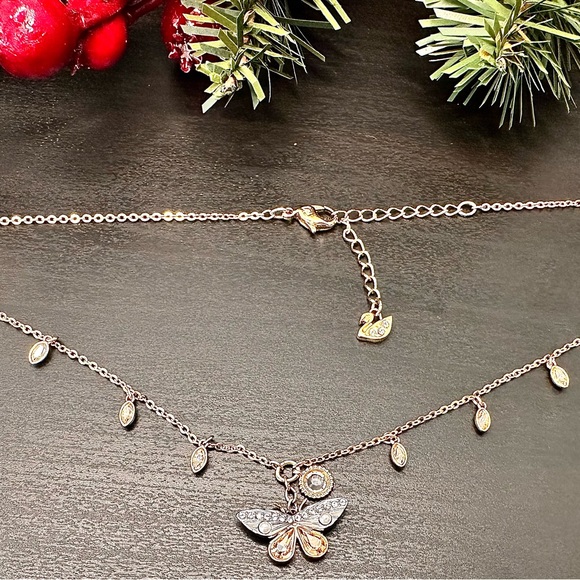 Gold Swarovski Butterfly - Picture 4 of 5